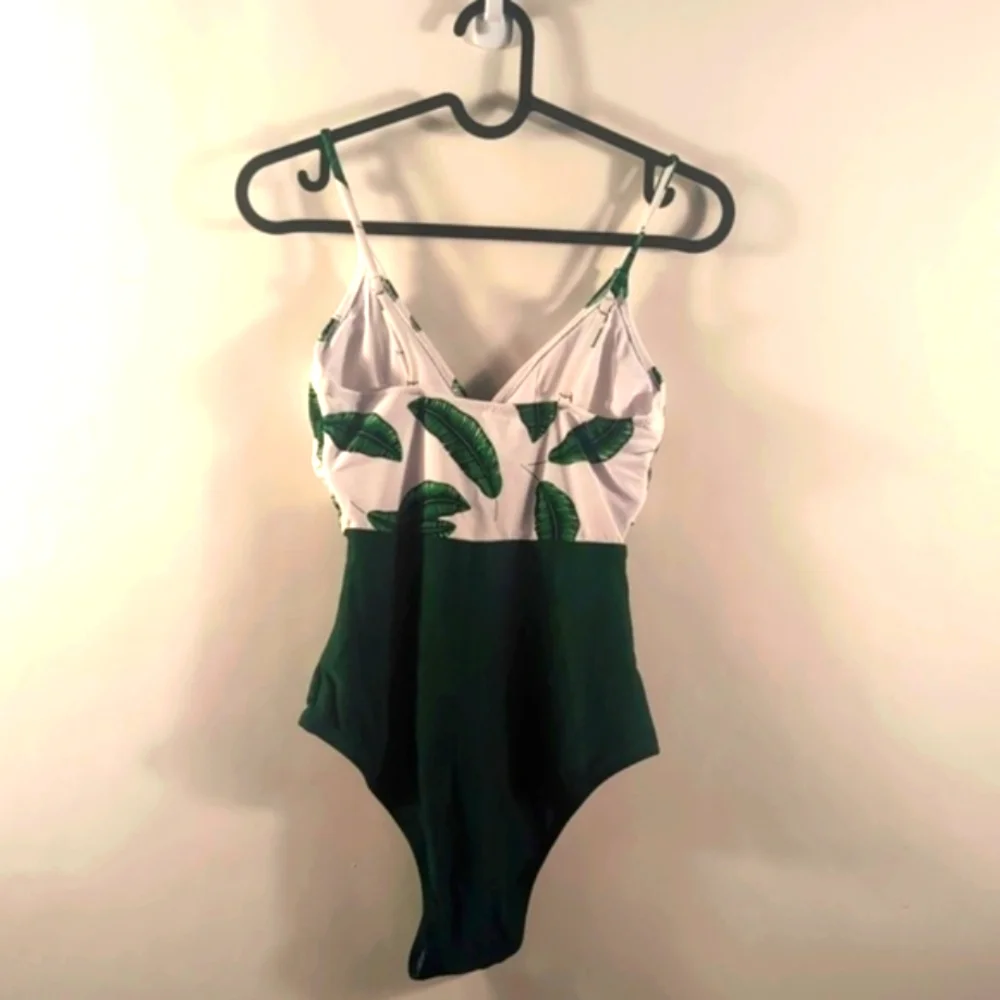 Cupshe One Piece Green Leaves  Swimsuit Size X-Small New with tags